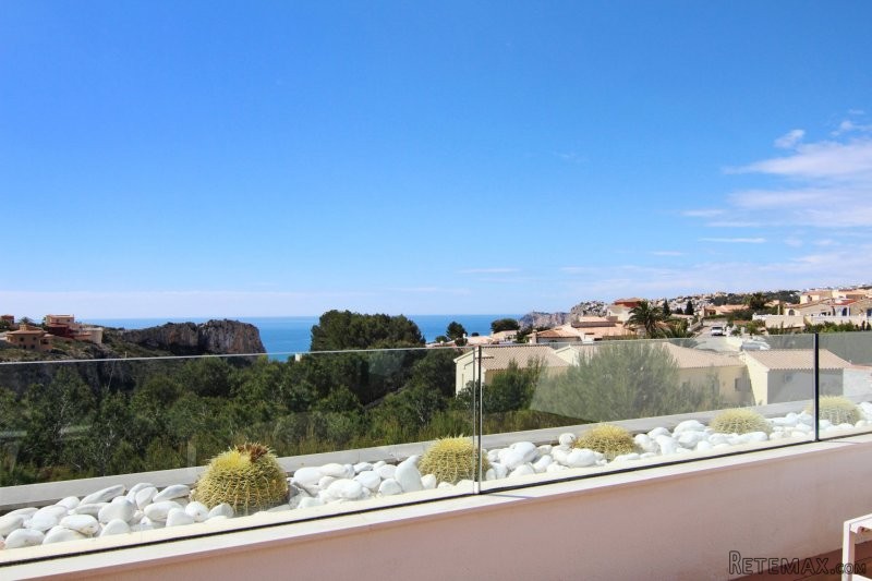 Superb modern apartment with beautiful..