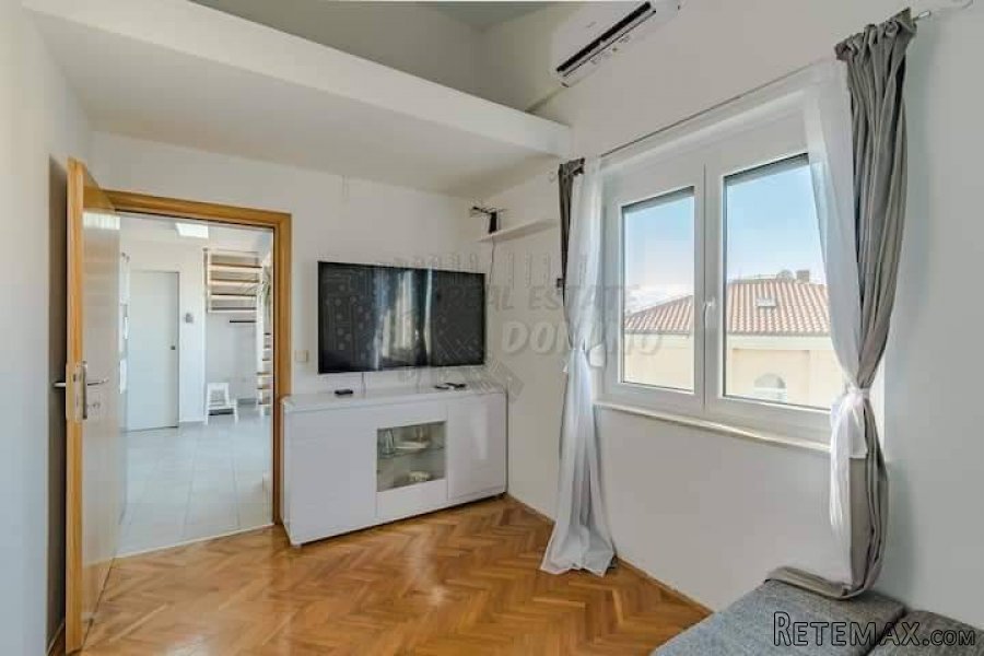 Prekrasan apartman u blizini mora! Malinska-okolica - 11