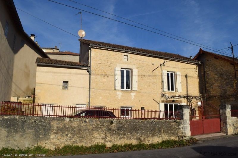 Gorgeous Old Farmhouse In Ruffec Having.. - 2