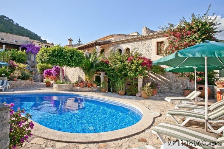 Unique opportunity! Gorgeous sixteenth century property.. - 2