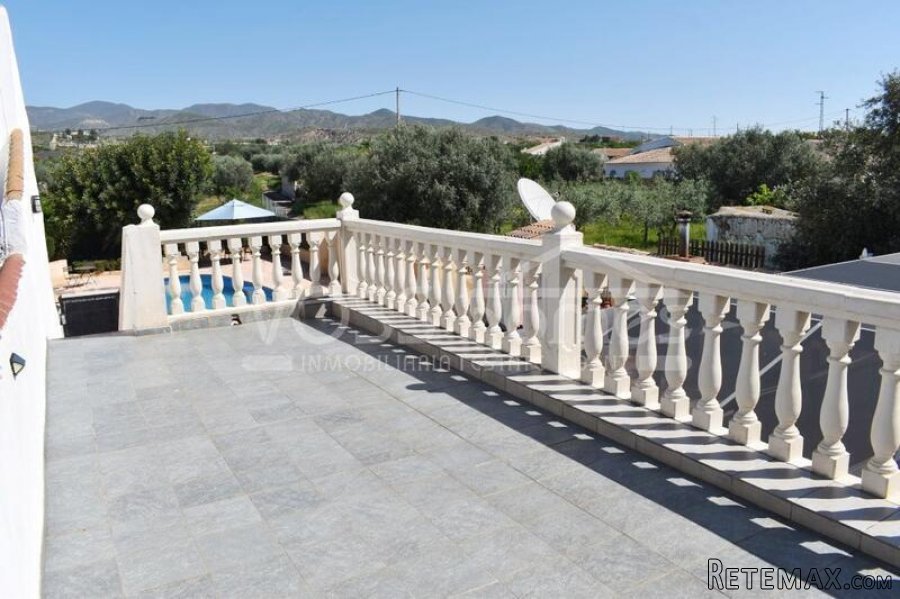 NEW & EXCLUSIVE LISTING TO VOSS HOMES - THIS REALLY IS A.. - 13