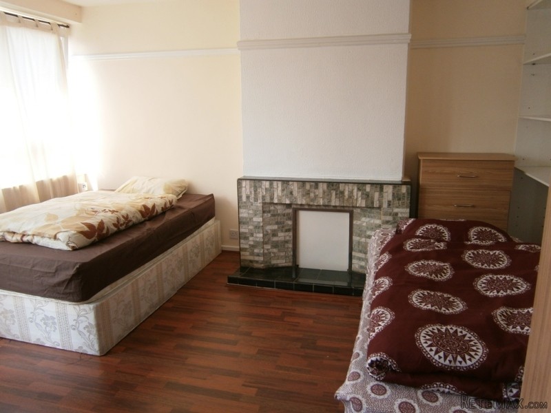 Room share for women, Zone 2, Limehouse