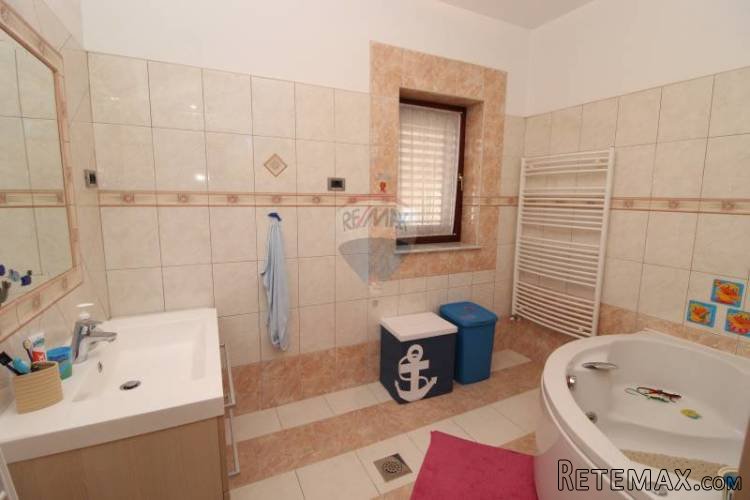POSLOVNO STAMBENA KUĆA NA ODLIČNOJ LOKACIJI - 5