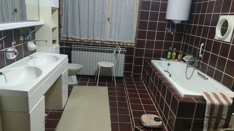 Prodajem LUX kucu sa imanjem kod Sombora - 7