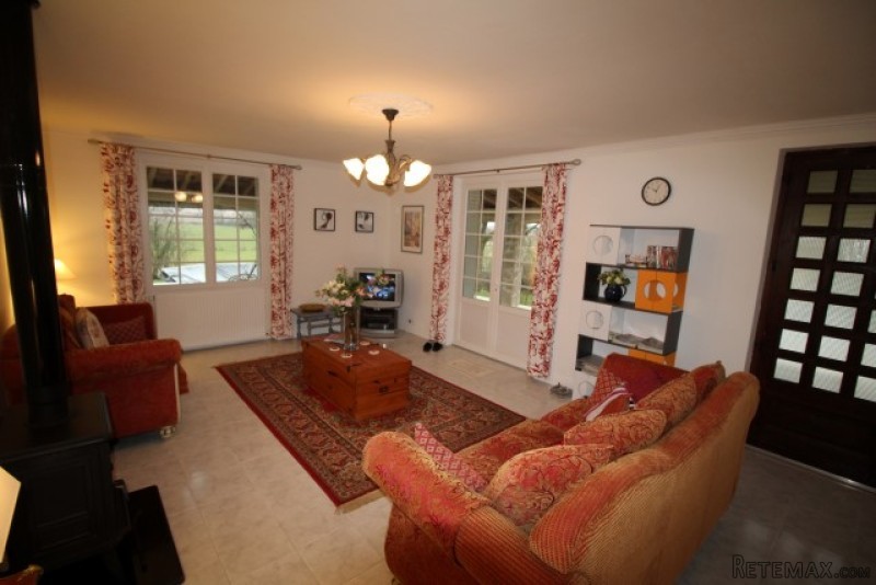 Immaculate Contemporary Two Bedroom.. - 2