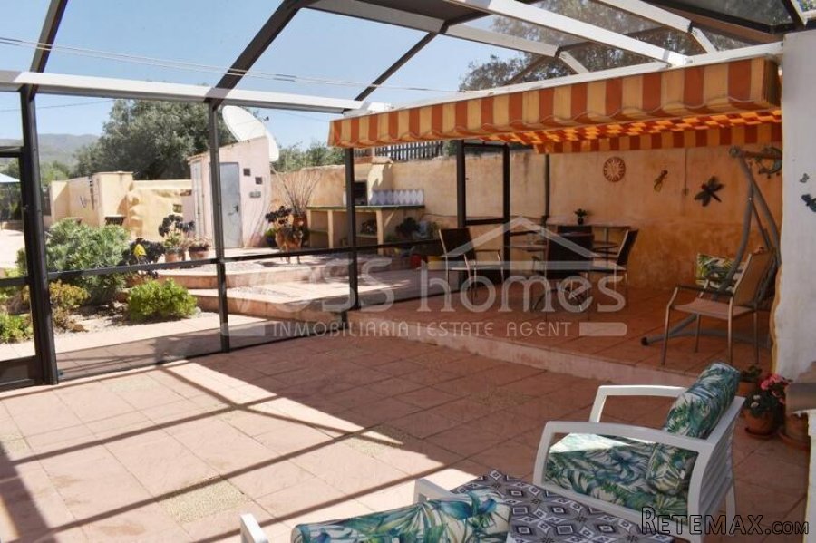 NEW & EXCLUSIVE LISTING TO VOSS HOMES - THIS REALLY IS A.. - 19
