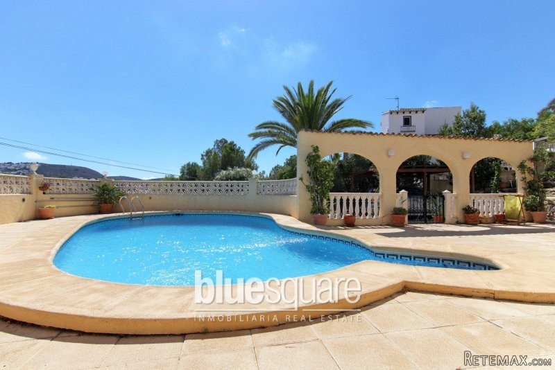 4 Bedroom 3 Bathroom Villa For Sale in.. - 2