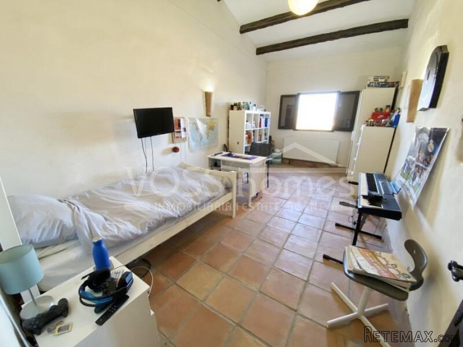 NEW LISTING TO VOSS HOMES - A stunning, full of character.. - 20
