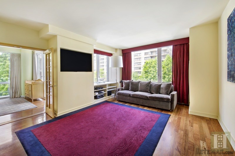 2 bedroom Apartment For Sale: 200 WEST..