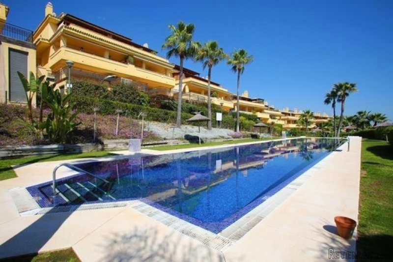 Excellent location on Marbella's Golden..