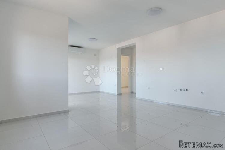 Prekrasan veliki apartman u blizini mora - 3