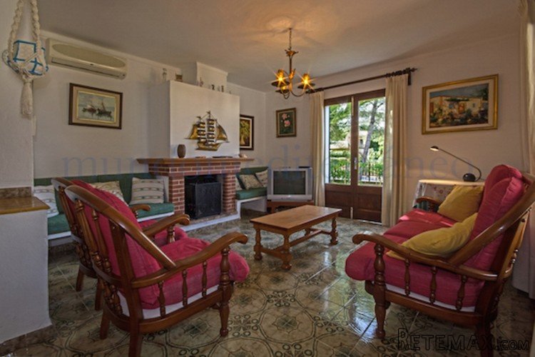 This lovely house is located in the exclusive area of.. - 3