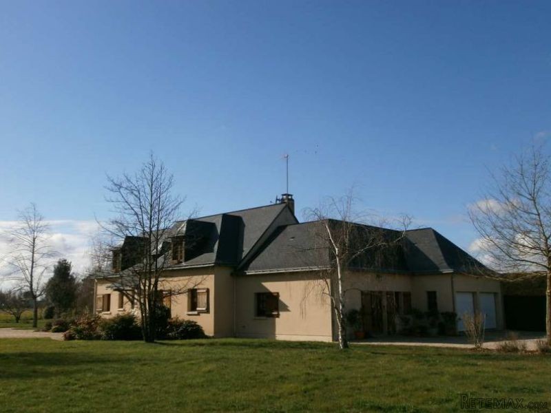 4 Bedroom Country House For Sale