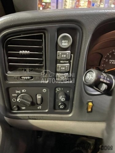 Chevrolet Suburban - 4