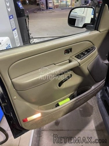 Chevrolet Suburban - 5