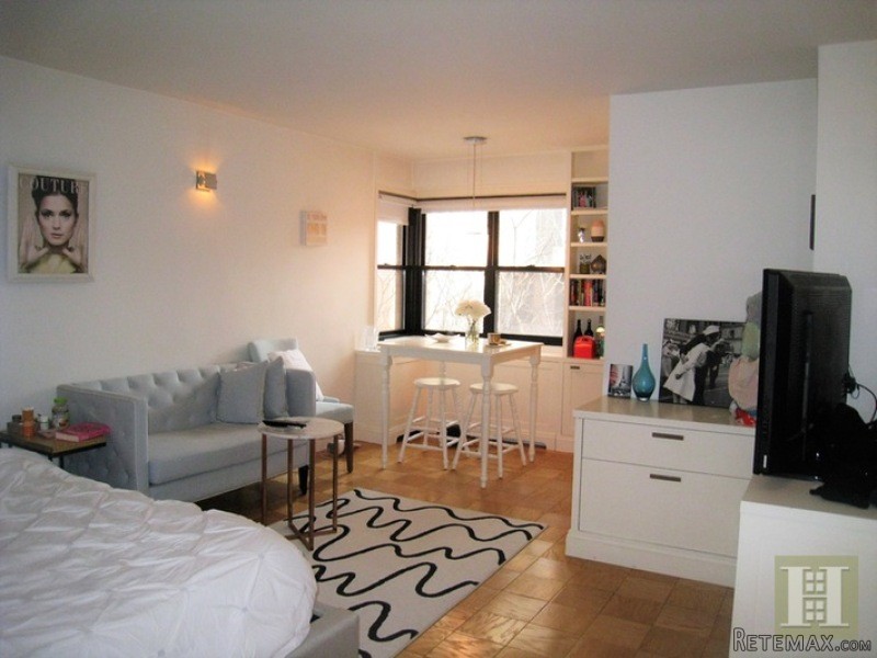 Apartment For Sale: 31 JANE STREET 6G..