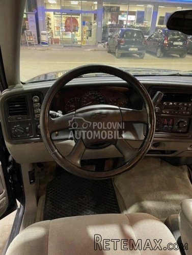 Chevrolet Suburban - 8