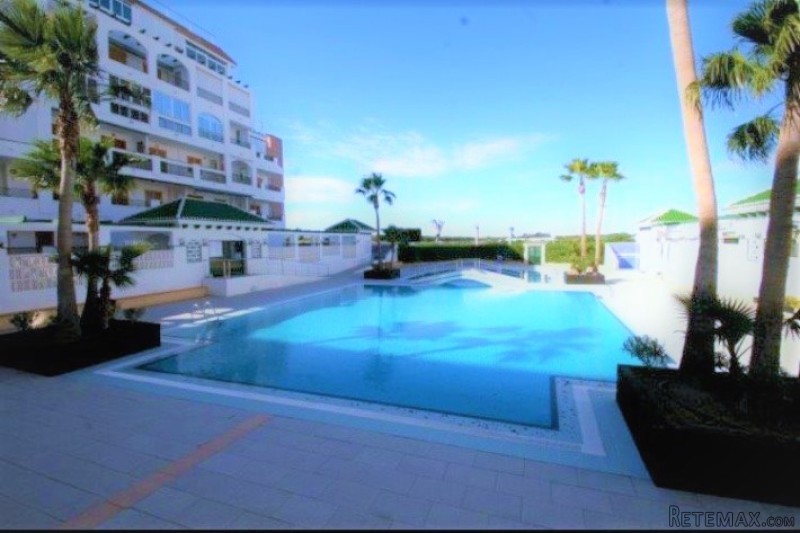 Sea Views 2 Bedrooms Apartment 300 M..