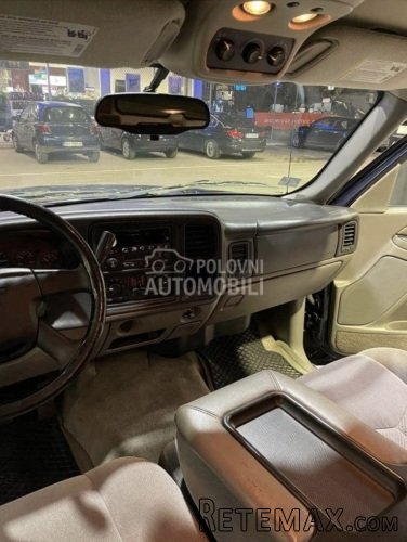 Chevrolet Suburban - 10