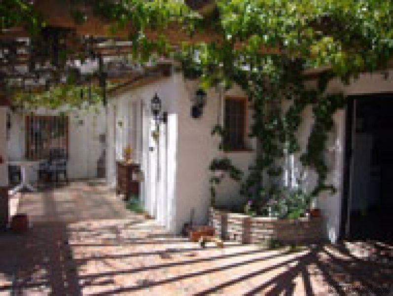 4 bedroom, 3 bathroom Finca/Country..