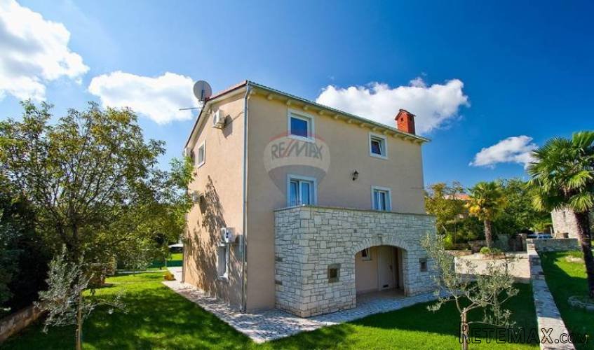 Na prodaju Villa sa bazenom kod Karojbe. - 3