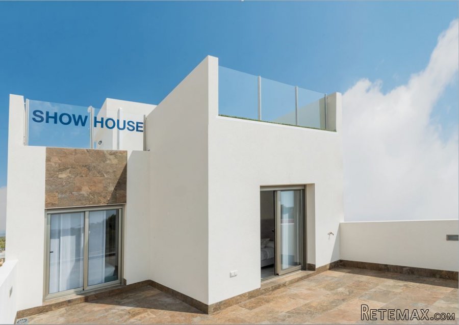 Nice duplex located in Villamartin, Orihuela Costa. The.. - 3