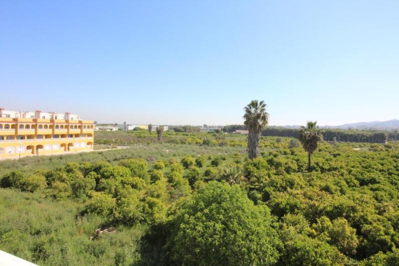Apartment with communal pool and views - 2