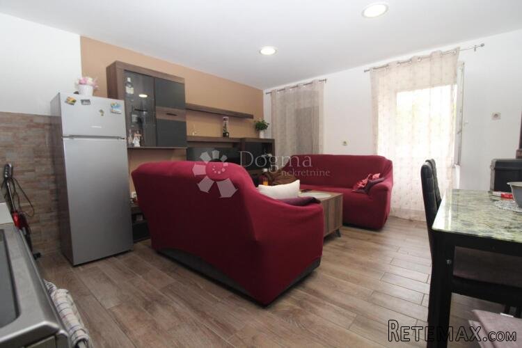 GROBNIK LUKEŽI DVOJNA KUĆA 90M2