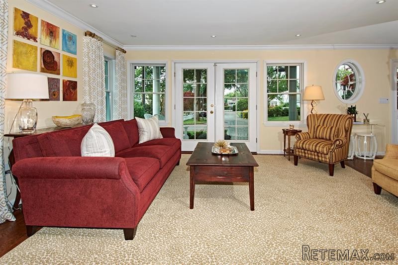 4 bedroom House For Sale: 19 Everett.. - 2