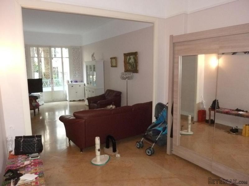 Spacious Apartment With High Ceilings..
