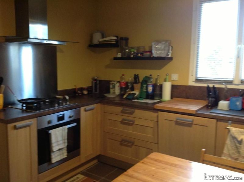 Recent single storey house with 4.. - 2