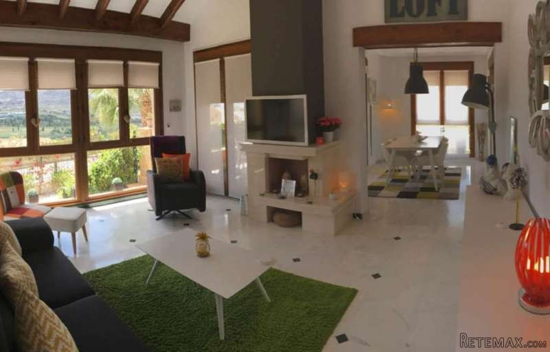 1st Line Corner Villa With Views Over..