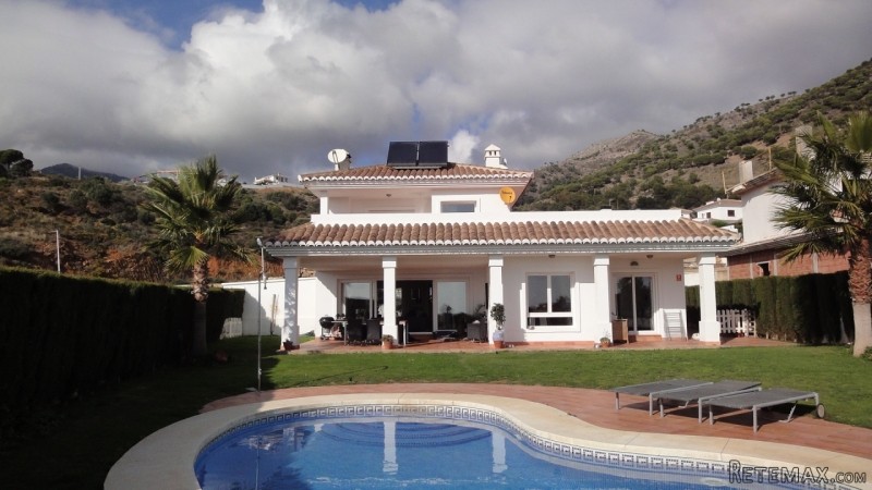 VILLA FOR SALE IN BENALMADENA