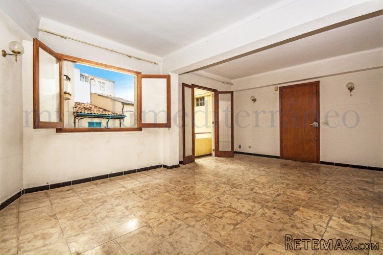 With some renovation, this first floor property could be.. - 2