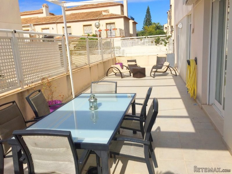 2 bedroom Apartment with large terrace..