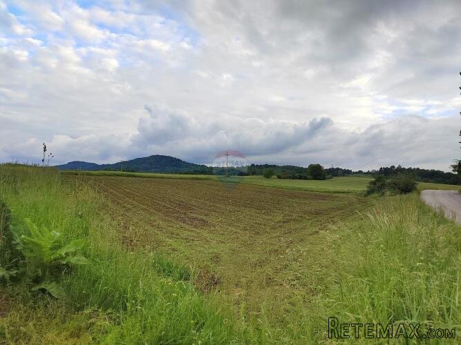 Karlovac; Belaj - građevinsko zemljište 3024 m2 uz Koranu - 3