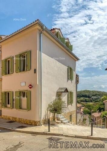 Prodaja prelijepe apartmanske kuće sa tri apartmana u..