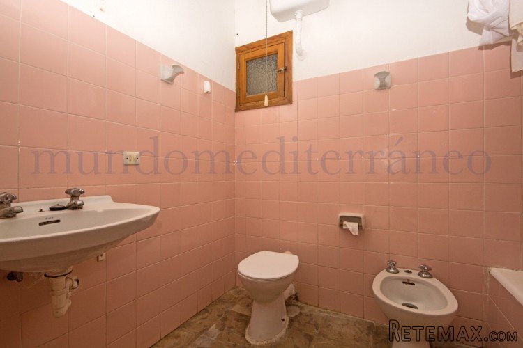 With some renovation, this first floor property could be.. - 5