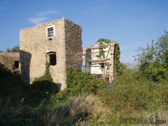 Buje,okolica, starina s prekrasnim pogledom na prirodu - 4