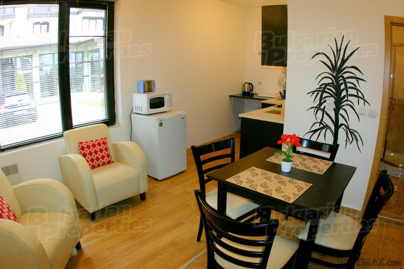 Luxury Apartments Near Golf Course And..