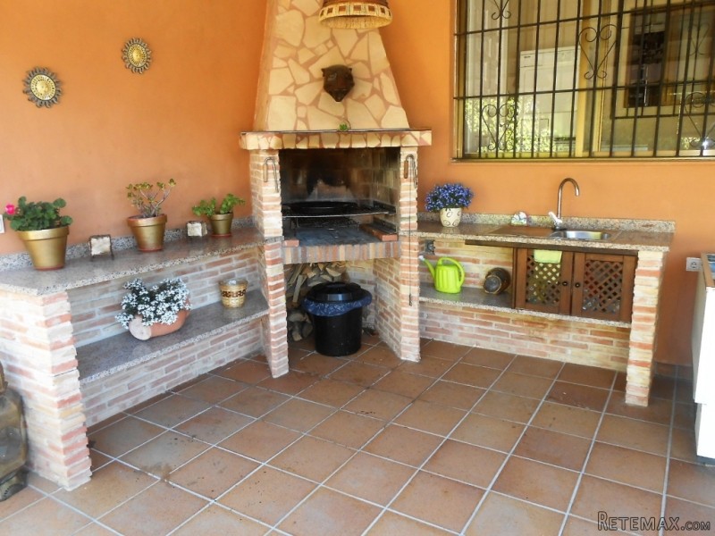 RS372, Detached villa with garage on.. - 2