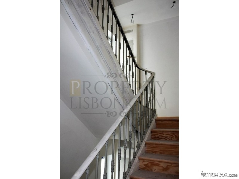 T1 Lisbon Apartment for Sale in Arroios..