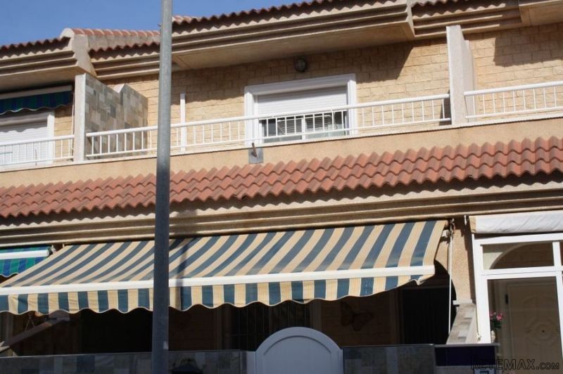 Townhouse for sale in Los Nietos