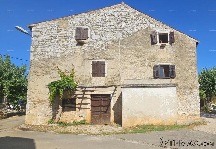Istarska kamena kuća za renovaciju. Općina Lovrećica.