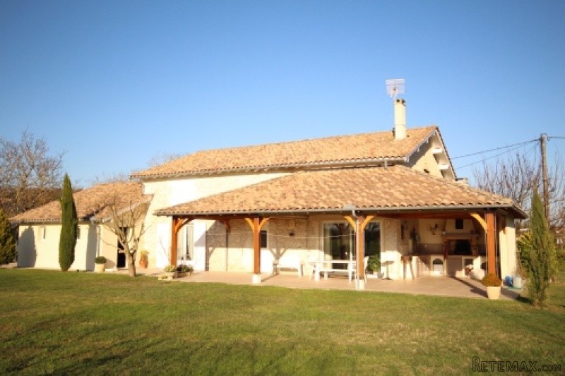 Character 3 bed converted stone barn on..