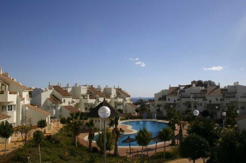 2 Bedroom Middle Floor..