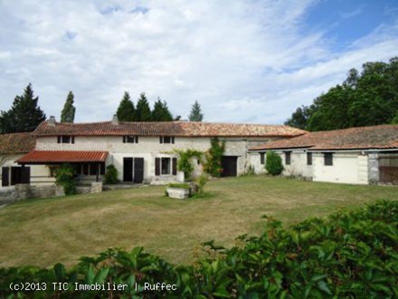 Main 4 bed house + 2 gites
