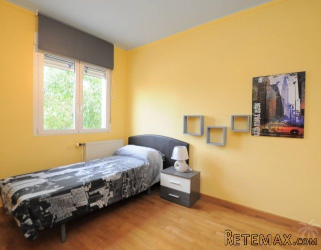 This nice villa is situated in a quiet area of ​​the urb.. - 7