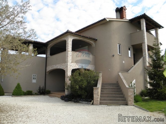 Kuća sa pet stanova - 4