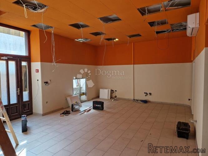 Rijeka centar, ulični lokal 105 m2
